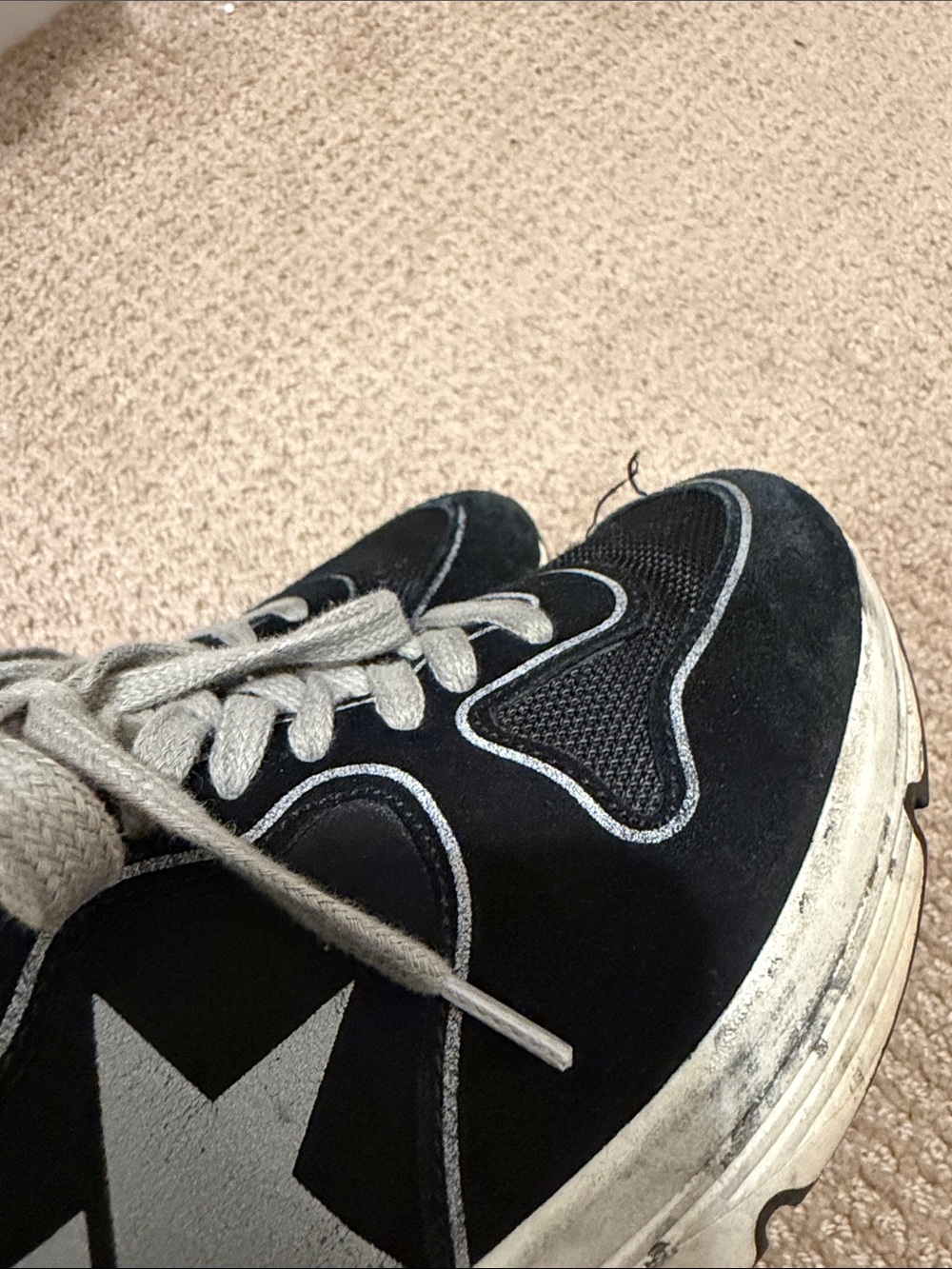 Golden Goose Black and White Star Sneakers with Yellow Accent - Picture 4 of 4